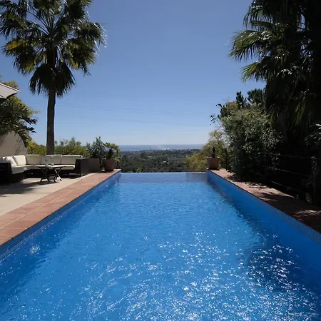Wonderful Private Infinity Pool And Fantastic Views Estepona